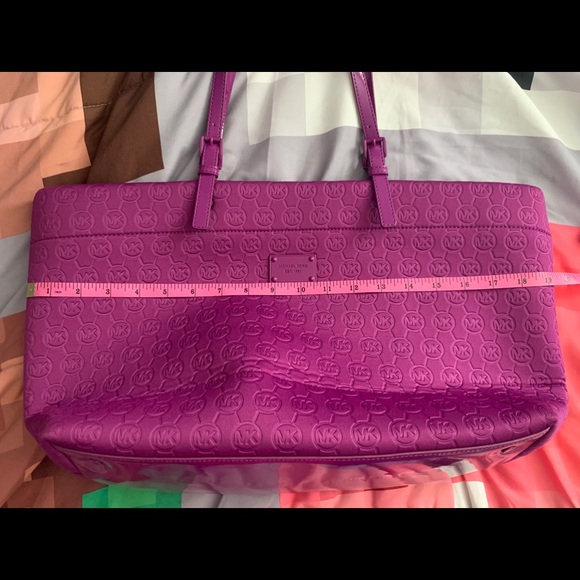 Pomegranate MK Purse - Picture 5 of 14